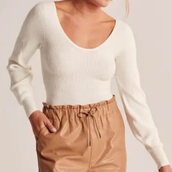 Abercrombie & Fitch Tops - Abercrombie & Fitch Ribbed V-Neck Sweater Balloon Sleeve Bodysuit‎ Small White